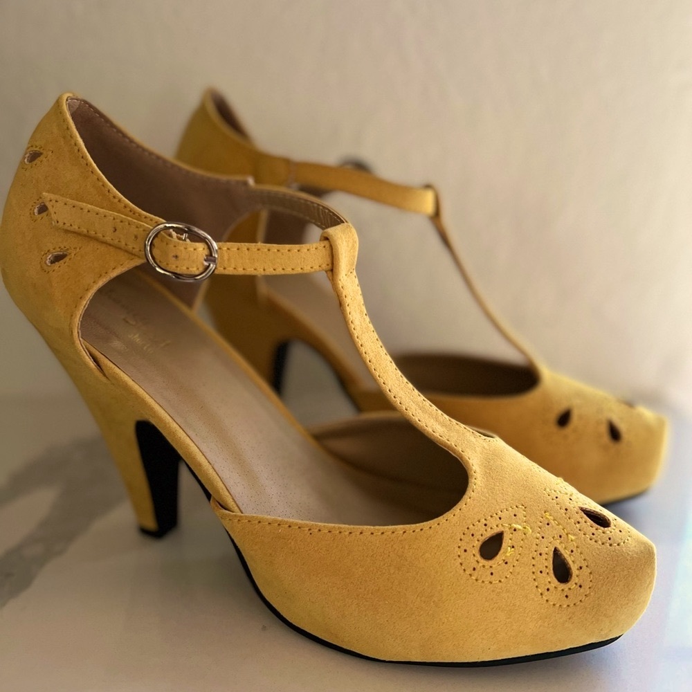 Modcloth Yellow Retro Style Heels
